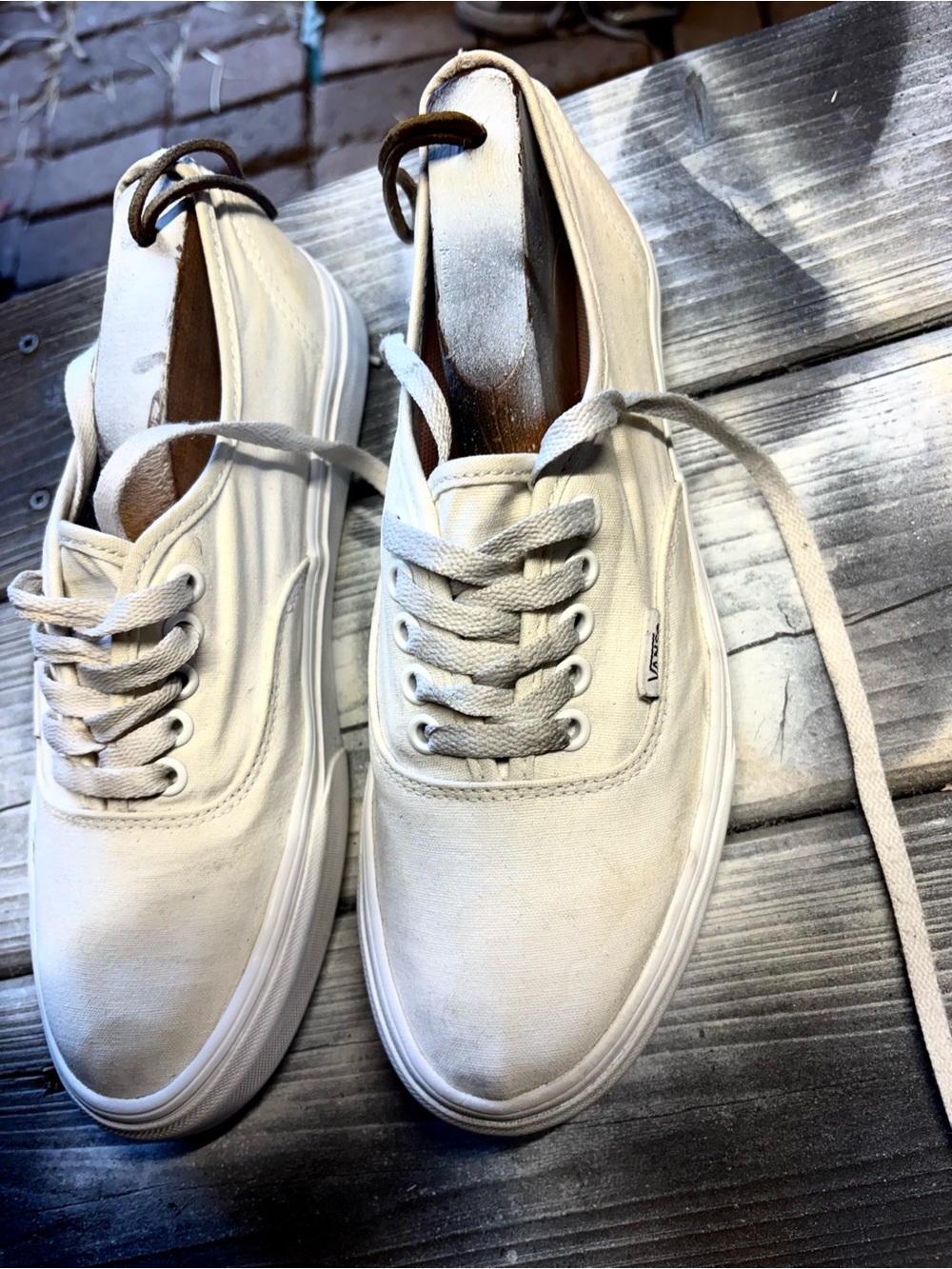 White Vans sneakers size US 9.5 womens #skateboarding #classic
